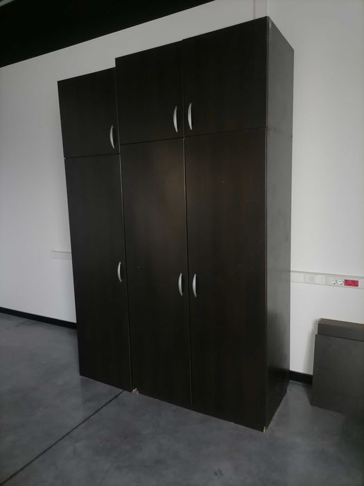 Маса и гардероби