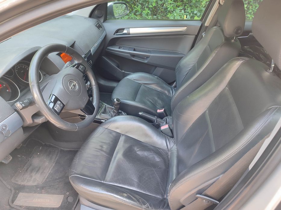 Opel Astra H Combi 2009 1.9 Diesel 150 CAI 239k KM