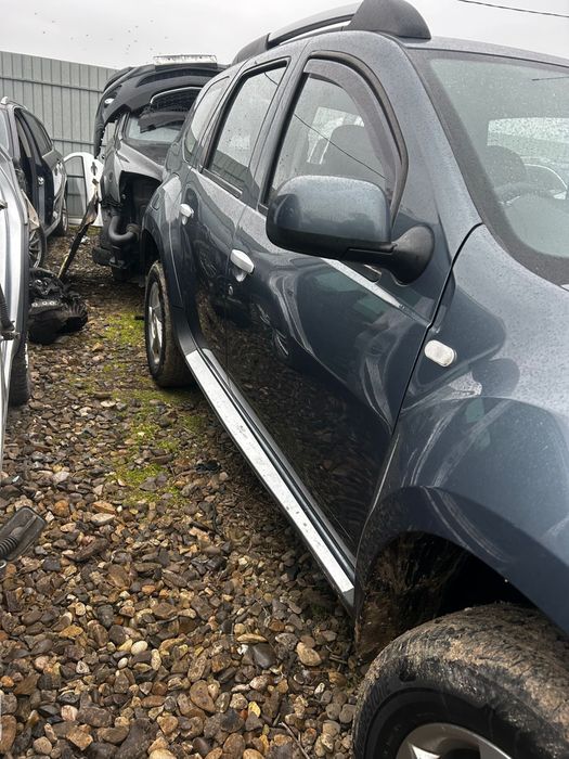 Ușă stânga față Dacia Duster 2013