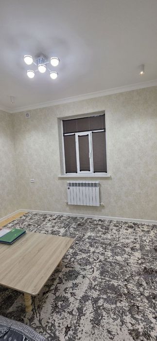 Raysentrda 1 chi etajda 3 xonali kvartira ijaraga beriladi