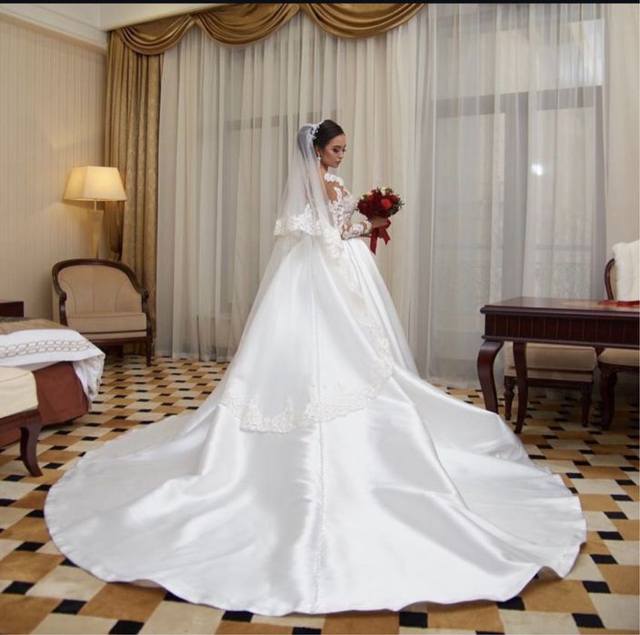 Свадебное платье