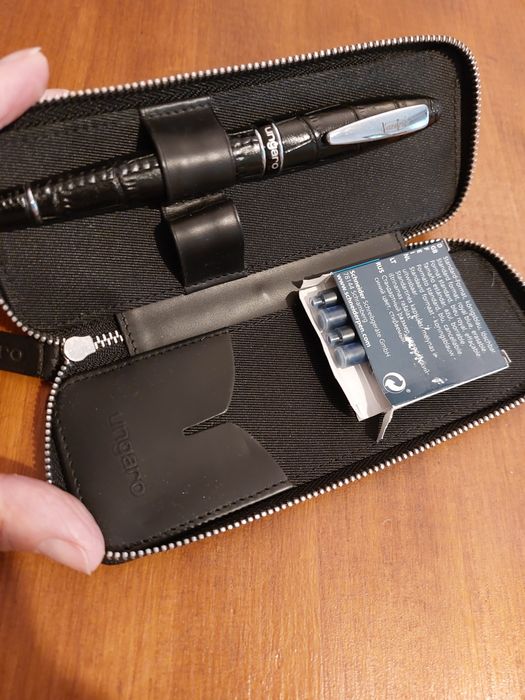 Писалка Ungaro в несесер