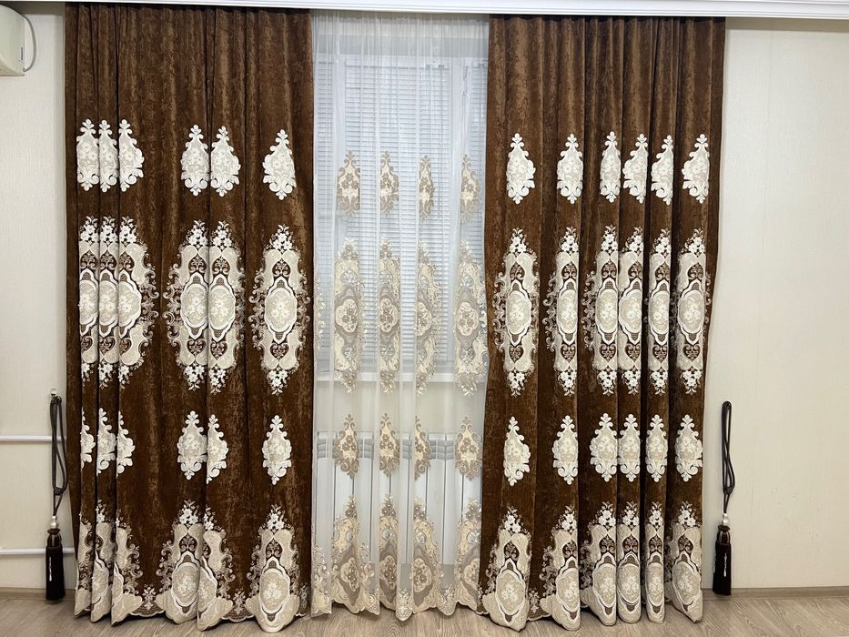 Шторы с тюлем. Королевский велюр