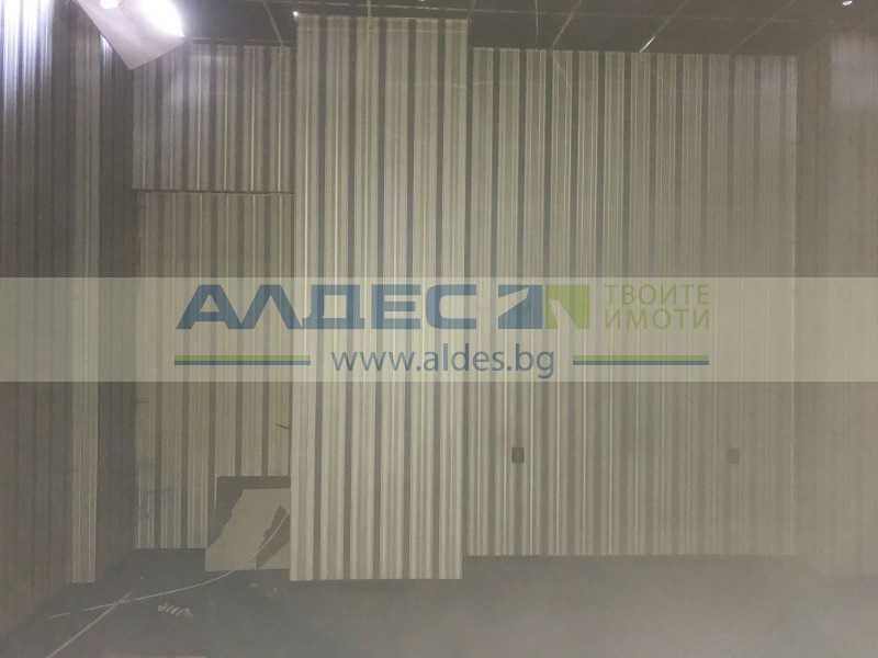 Продава магазин до Лъвов мост