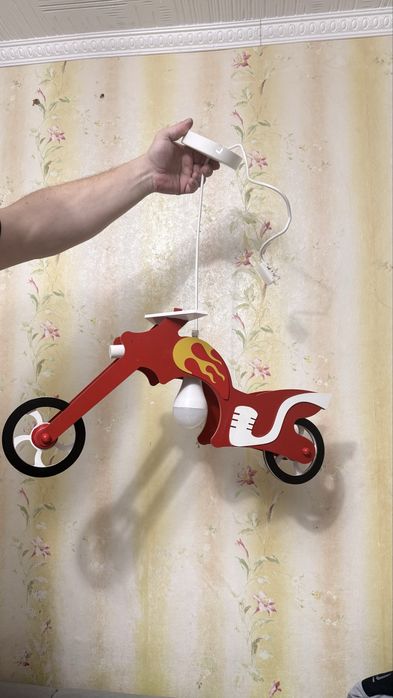 Детская люстра мотоцикл