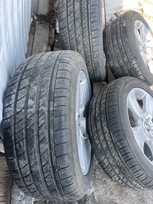 Продаеться комплект дисков на БМВ с резиной