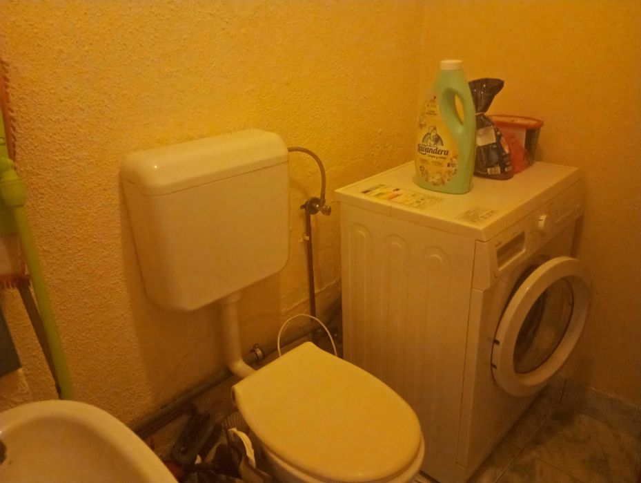 Apartament cu 3 camere,decomandat,de vanzare