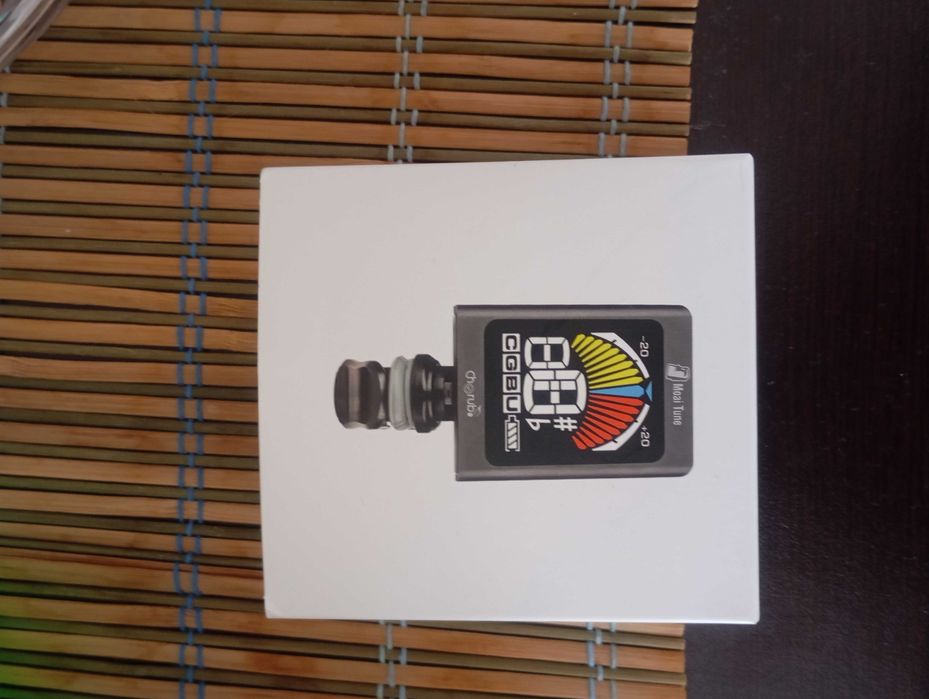 Стойка за ноти, тунер и стойка за крак