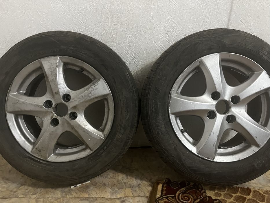 Продам два колеса 14R летние