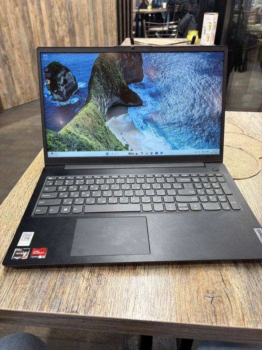 Lenovo v15 G3 aba