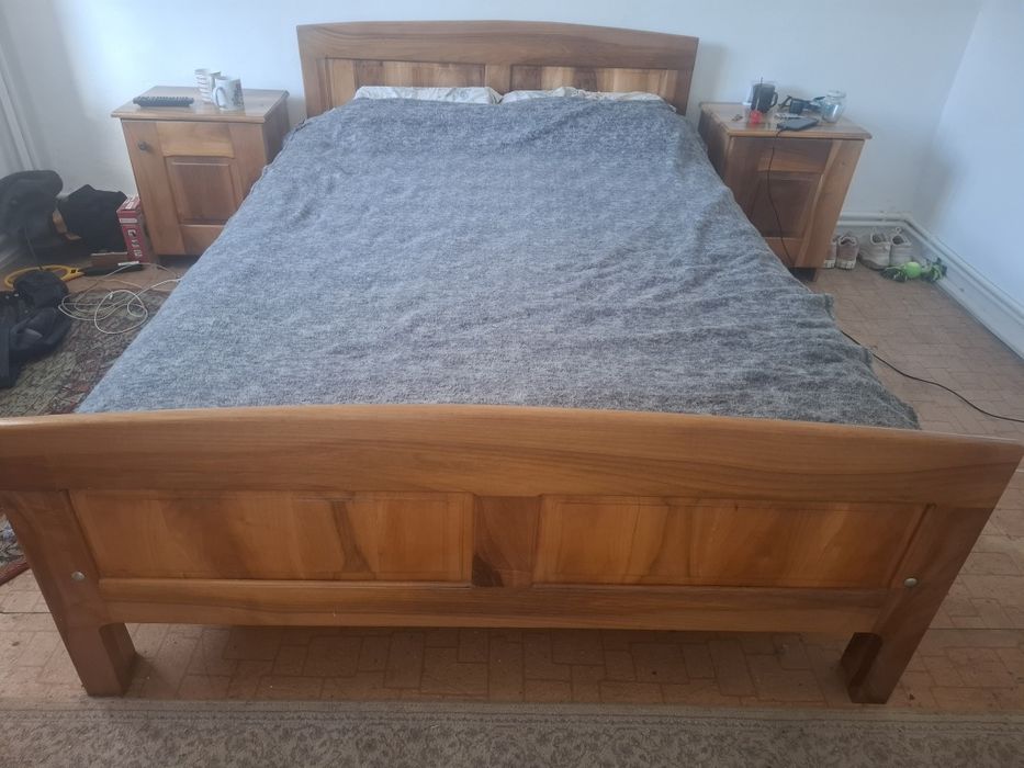 Vând pat se 2 persoane