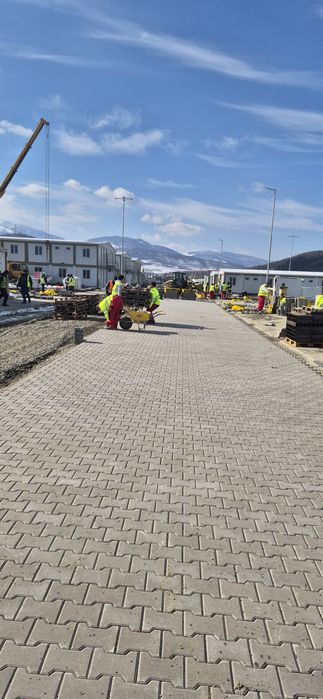 Pavaje si amenajări exterioare