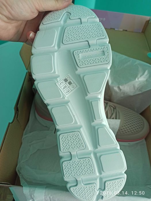 Pantofi Skechers 42. Femei