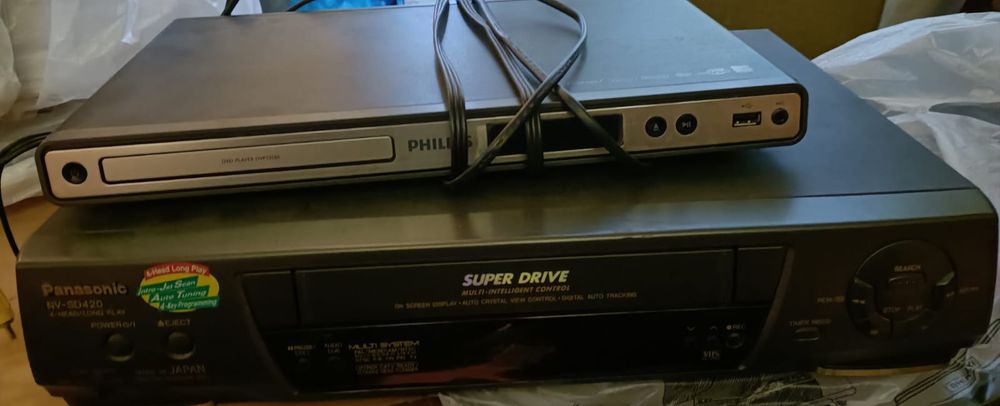 Видеомагнитофон Panasonic