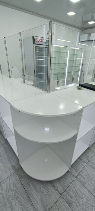 Мебель на заказ в аптеке