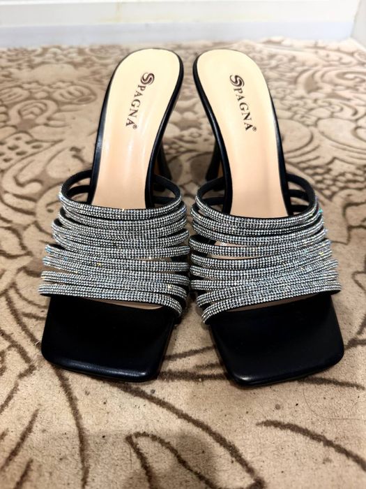 Босоножки летние