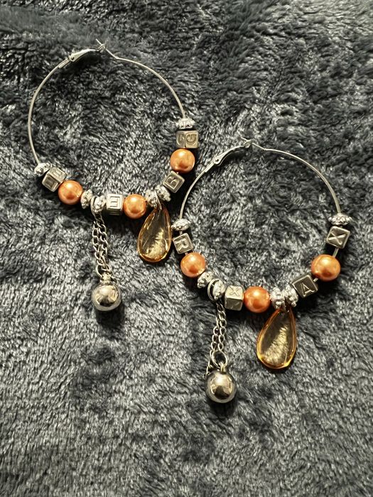 Обеци за повод или всеки ден