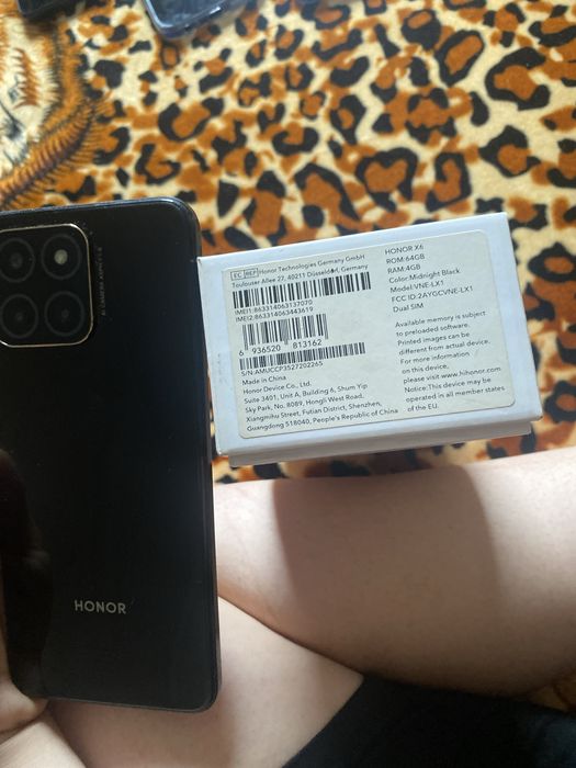 Vand telefon(honor x6) in stare foarte buna, folosit 6 luni