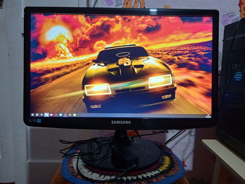 Монитор Samsung Full HD 22 дюйма