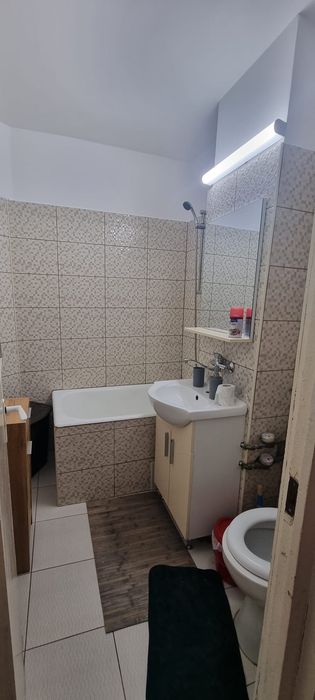 Închiriez garsoniera Micalaca