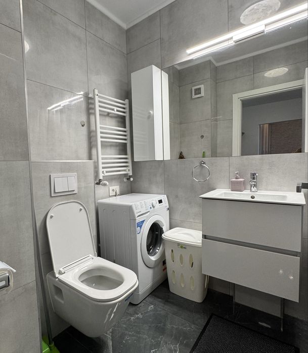 Închiriez apt. 2 camere, 450€