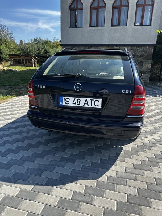 Mercedes-Benz C220