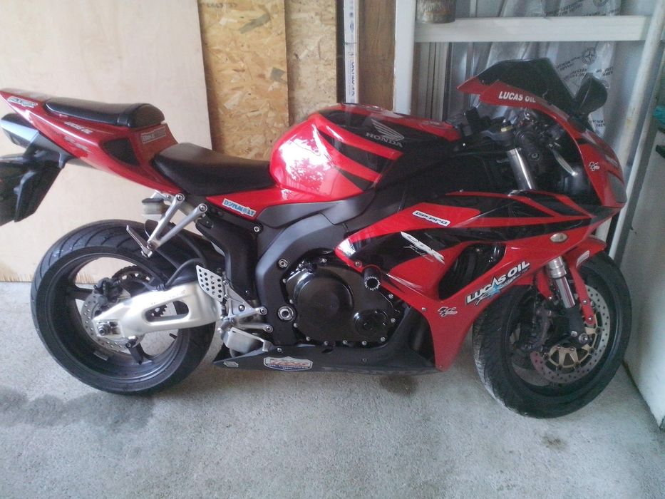 HONDA CBR 1000  180 к.с.