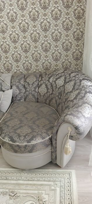 Продаем диван для зала