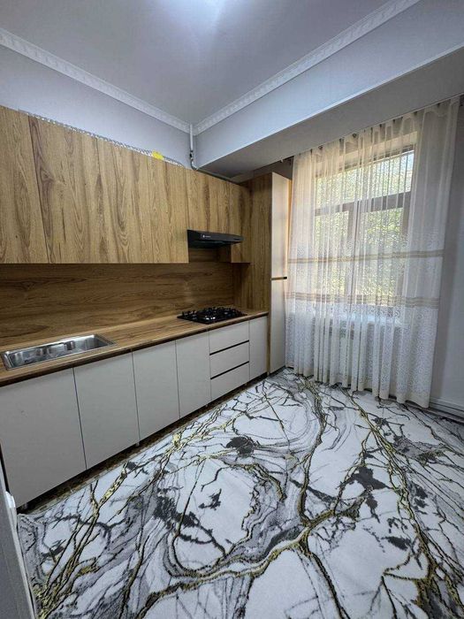 Продаётся 2х комн квартира на 1 этаже Ор-р  Анор банк Гор больница