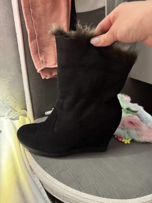 Отдам даром обувь