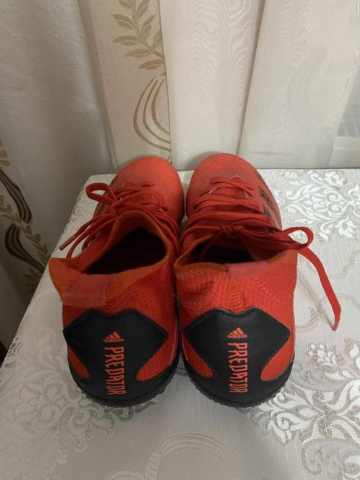 Ghete Adidasi Predator