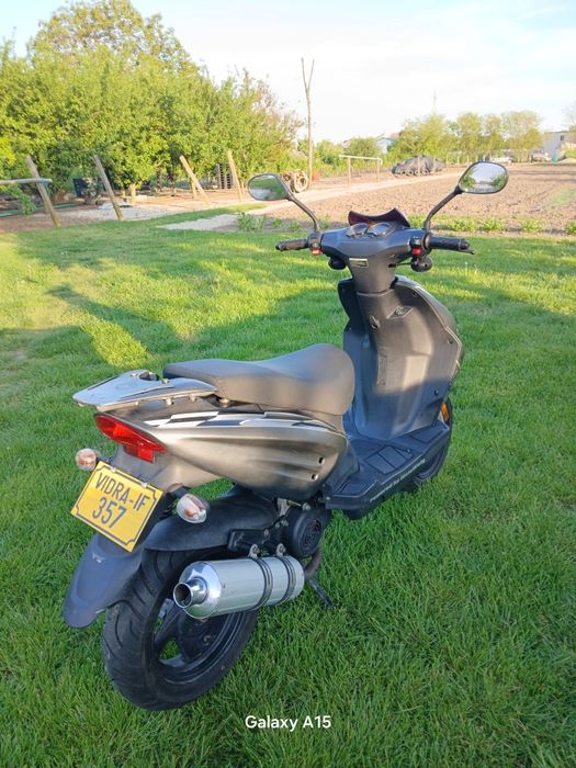 Scuter 49cc 2T Motowell magnet aproape nou 1900km  ( yamaha aerox aprilia piaggio keeway sym suzuki ducati cfmoto boatian rich )