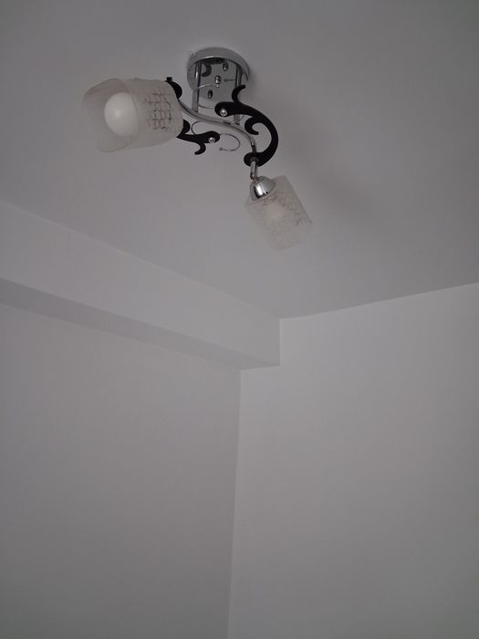 Vand doua lustre  de iluminat tot cu becuri led
