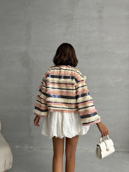 Жилетка с ресни и пайети