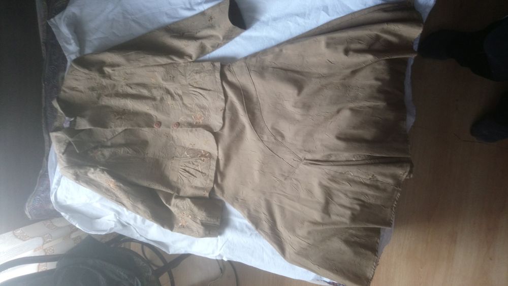 Дамски костюм   .