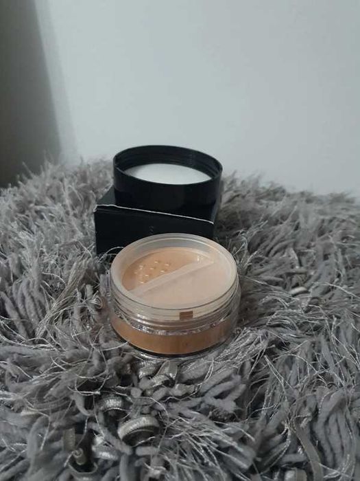 Bobbi Brown pudră de ten sheer finish loose powder