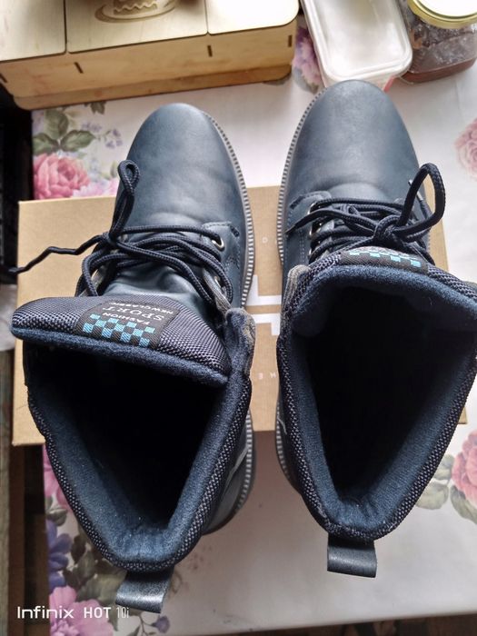 Высокие ботинки бу 42 размер.