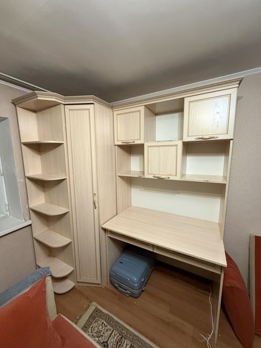 Шкаф с компьютерным столом