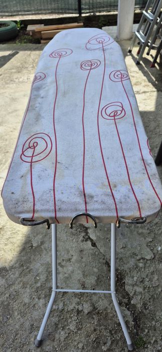 Masă de calcat în stare bună