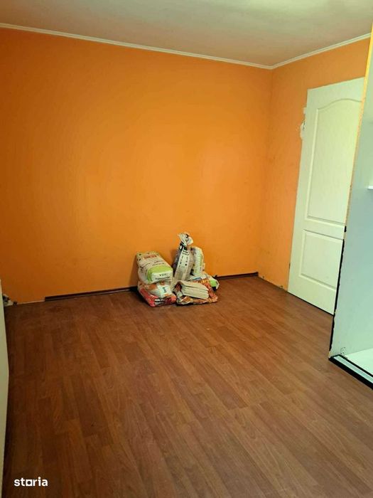 Apartament de vanzare 2 camere , Micro 16 , parter , 53.000 euro neg.