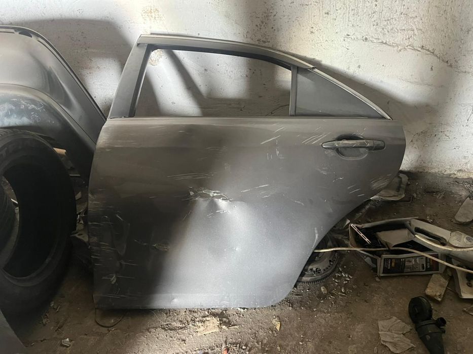 Продам двери и капот 40ка