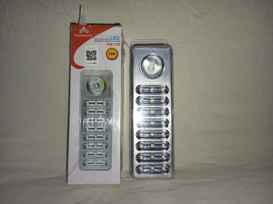 Фонарь светильник, дома похода, светит очень ярко,на аккумуляторе .