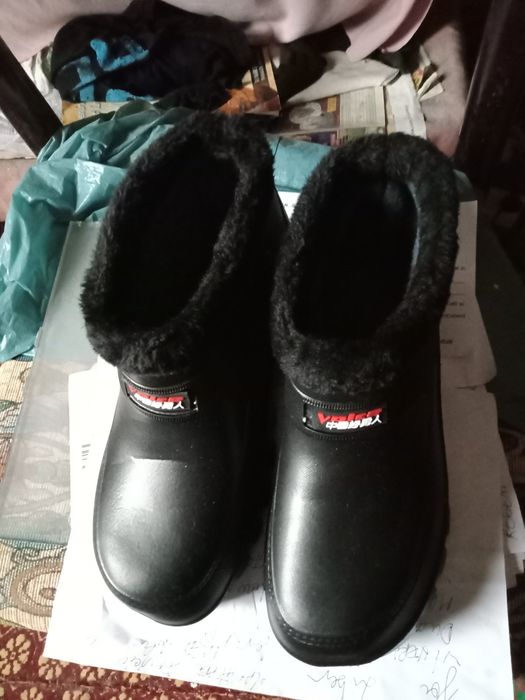 Bocanci noi pentru bărbați mărimea 44 - 40  l