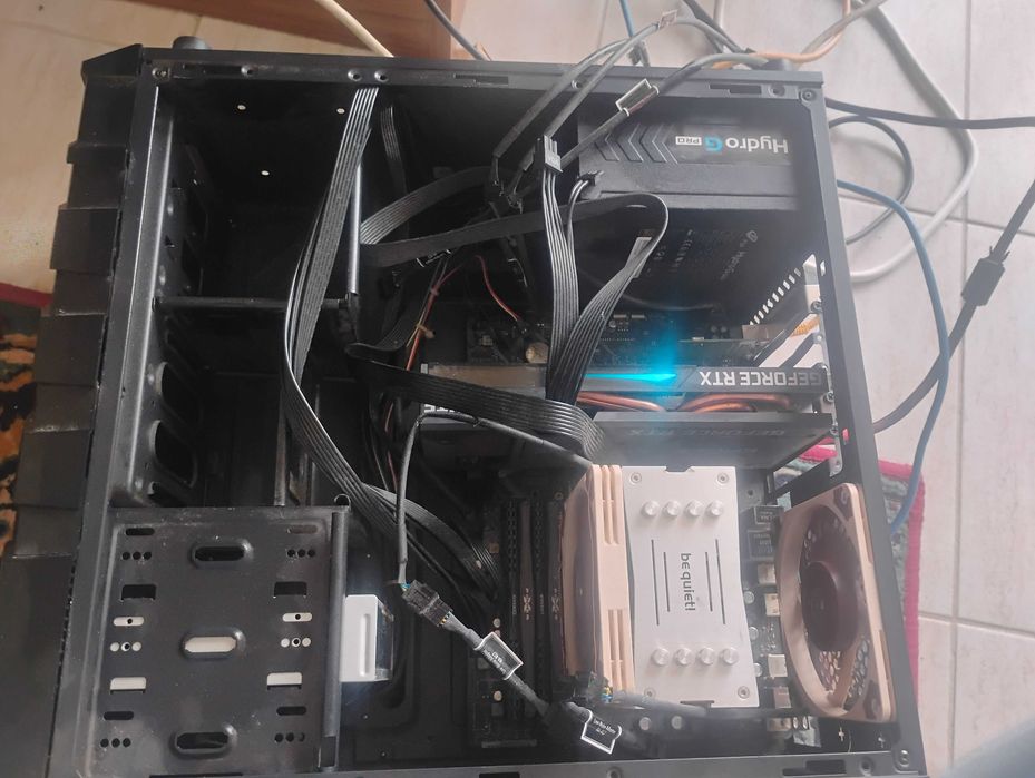 Intel i7 9700k, Geforce Nvidia 12gb Eagle 3060