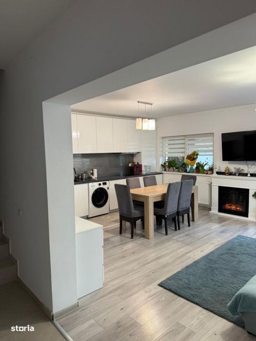 Vand Duplex Floresti - Teilor, 4 dormitoare, 250 mp teren