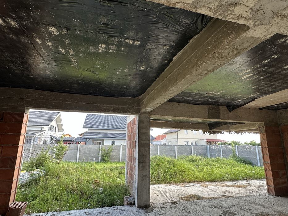 Vand casa la rosu Bazosu Nou!