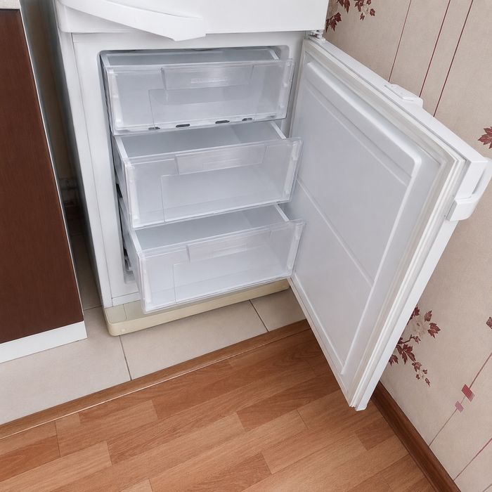Холодильник Indesit на 270 литров
