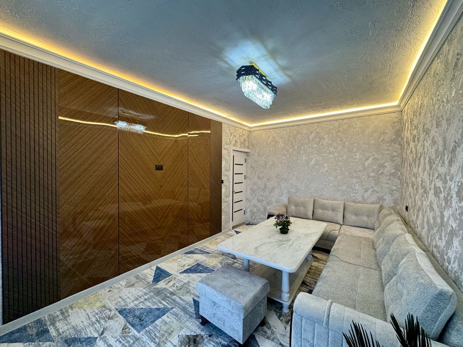 3х комнатная квартира, на 2 этаже. Согдиана.