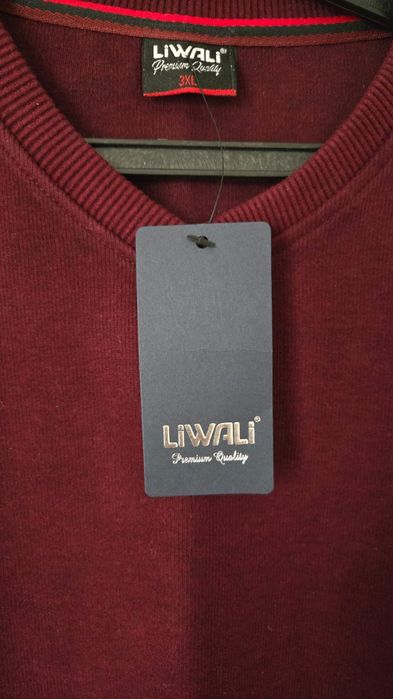 Продам новый свитер