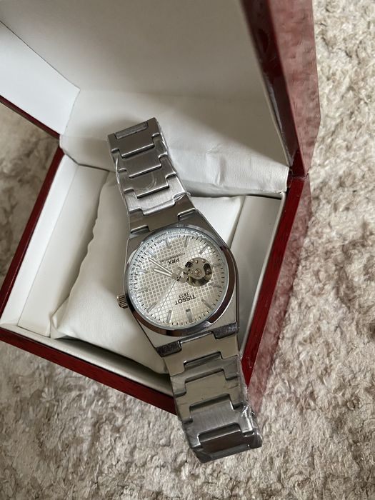 продаю часы TissoT